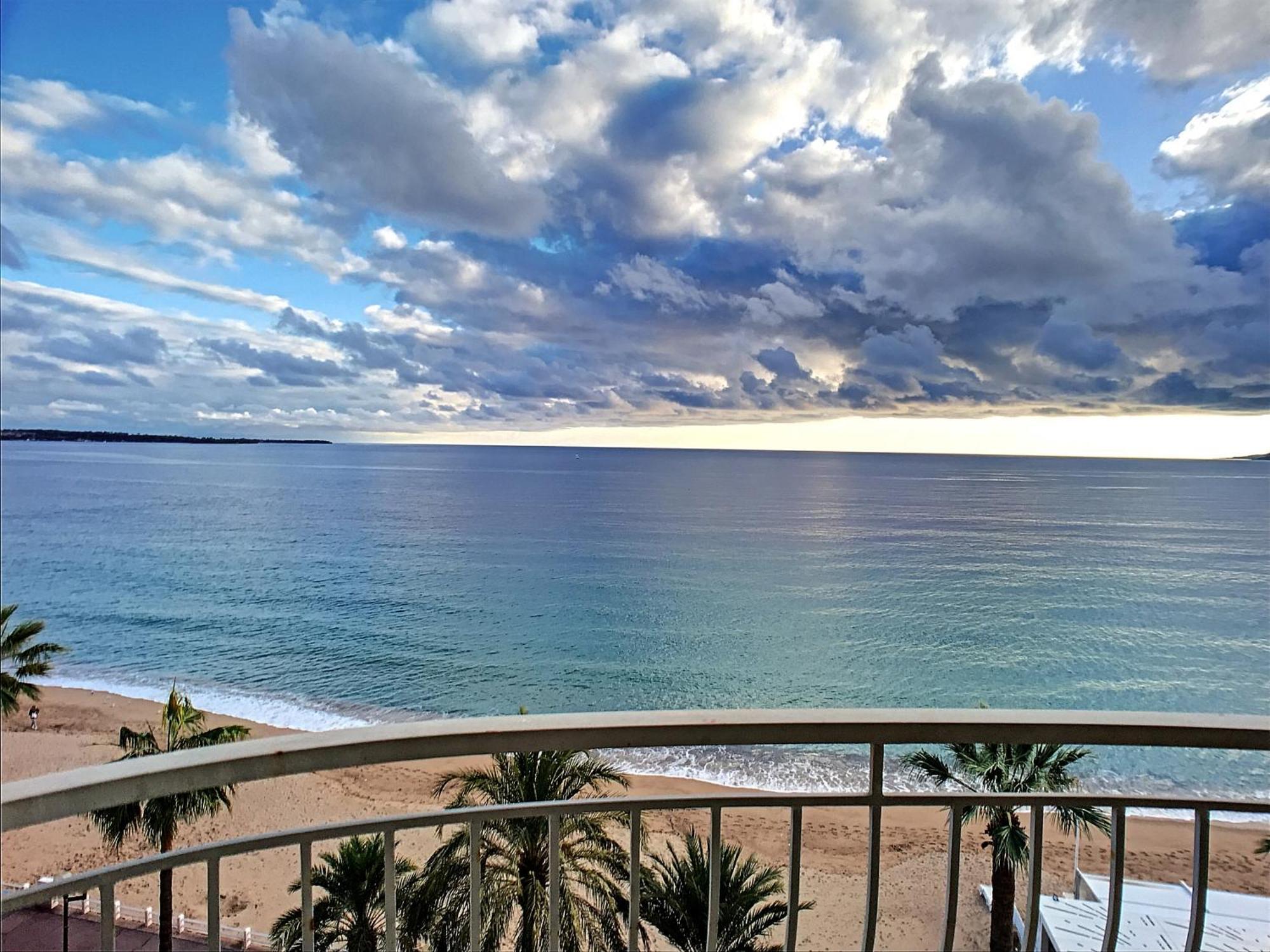 Situation Et Vue Exceptionnelle 62l Cannes